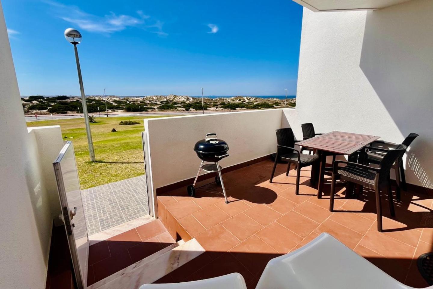 Apartamento Luciana - Beachside, Balcony, Sunset View フェレル エクステリア 写真
